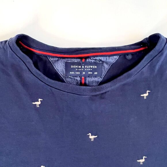 Denim &‎ Flower Short Sleeve T-Shirt Ricky Singh Navy Blue Birds Print M - Picture 1 of 10